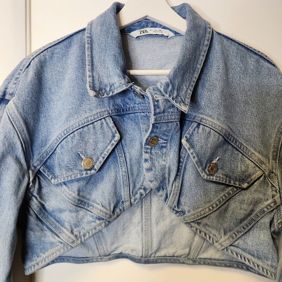 ZARA Cropped Denim Jacket Light Wash Arched Hem Jean Bolero Size L - Picture 8 of 13